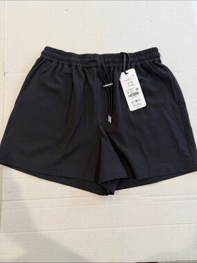 Varley Edmond short 3” NWT
